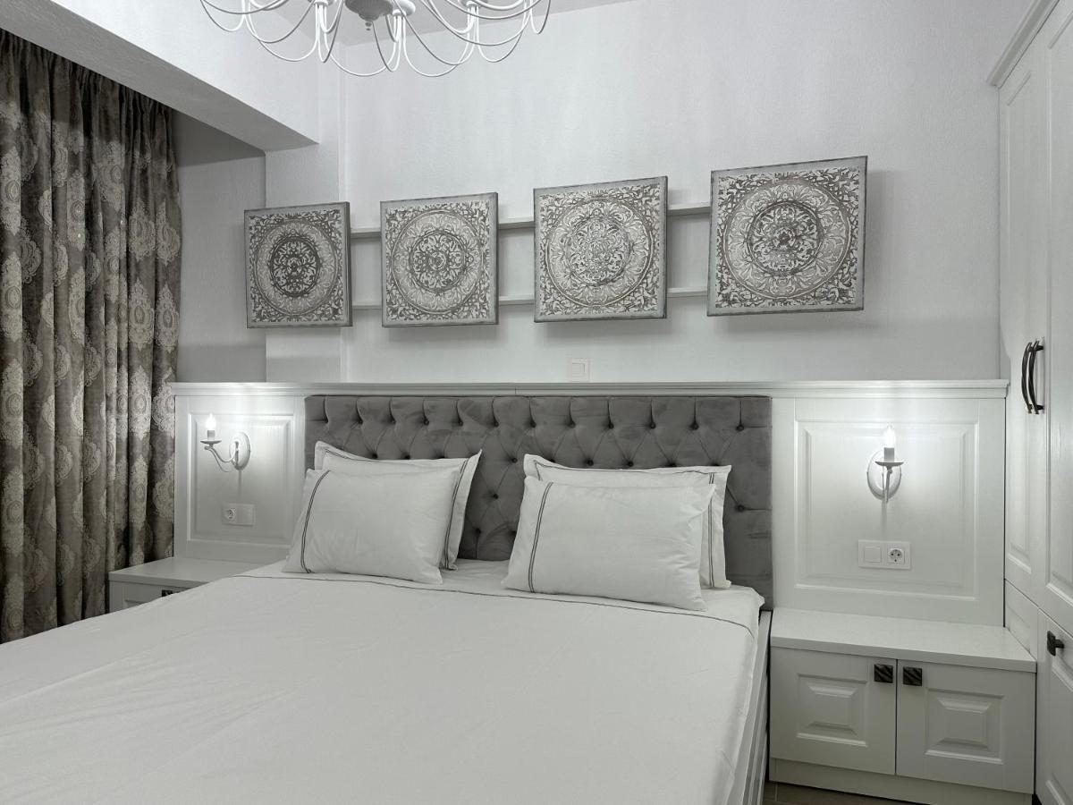 Royal Apartments - Nikiti Екстериор снимка
